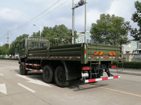 東風六驅260馬力-越野載貨汽車
