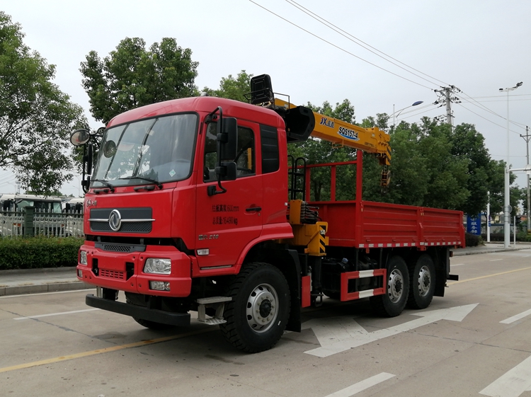 東風六驅210馬力-隨車起重運輸車