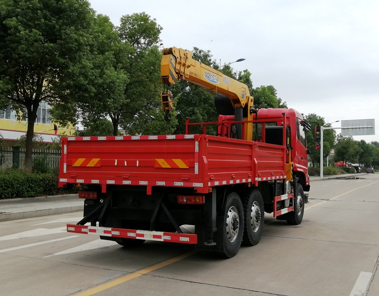 東風六驅210馬力-隨車起重運輸車
