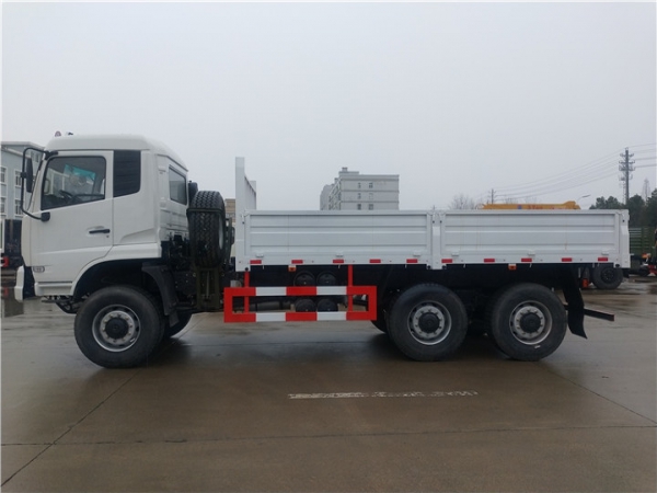 出口東風(fēng)六驅(qū)越野載貨汽車