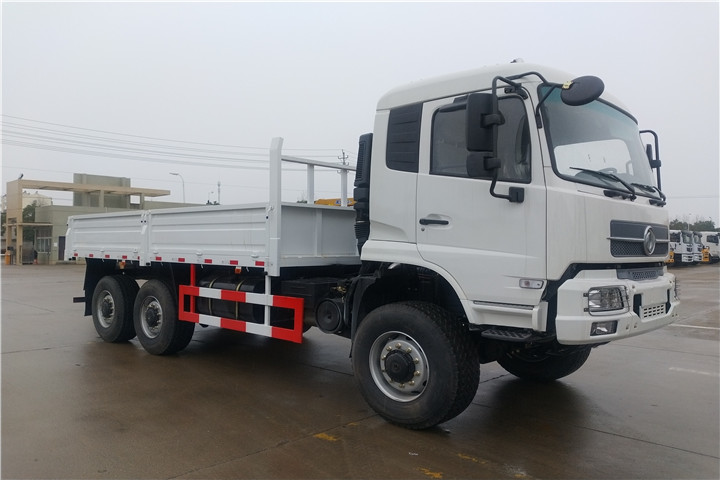 出口東風(fēng)六驅(qū)越野載貨汽車