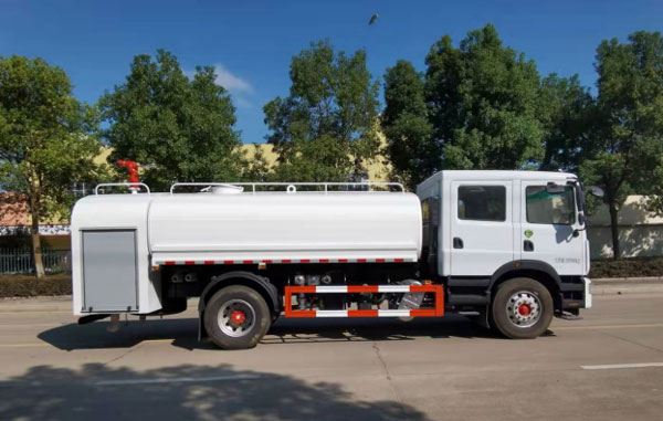 東風D9雙排灑水車