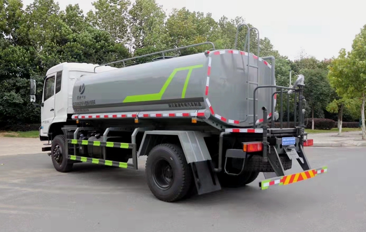 CLT5165GPSFV6型 四驅綠化噴灑車