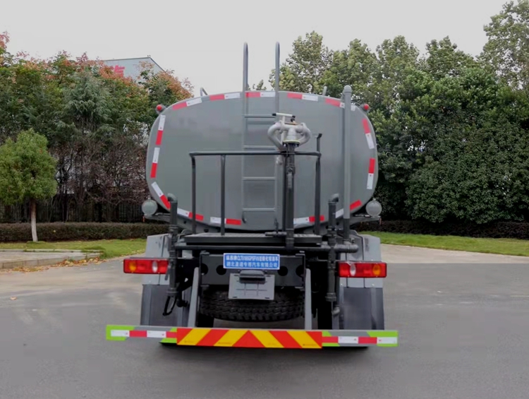 CLT5165GPSFV6型 四驅綠化噴灑車