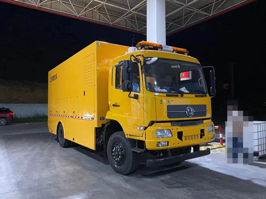 國六四驅(qū)-東風(fēng)越野救險車