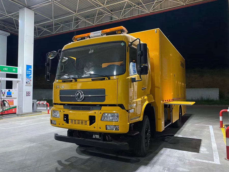 國六四驅-東風越野救險車