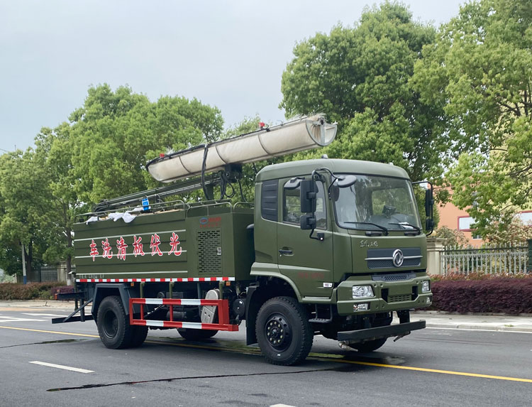 東風四驅越野—太陽能光伏板清洗車
