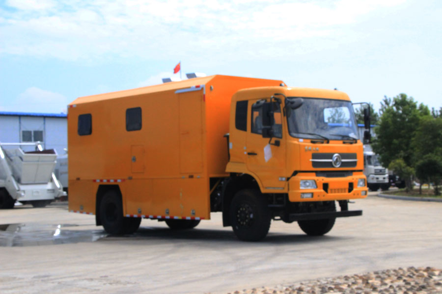 CL5120XZC6BZ型野外自行式炊事車