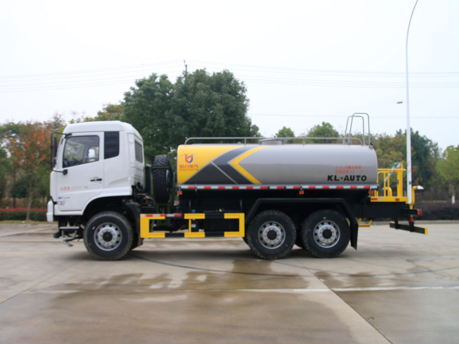 KLF5161GPSDF6型六驅綠化噴灑車