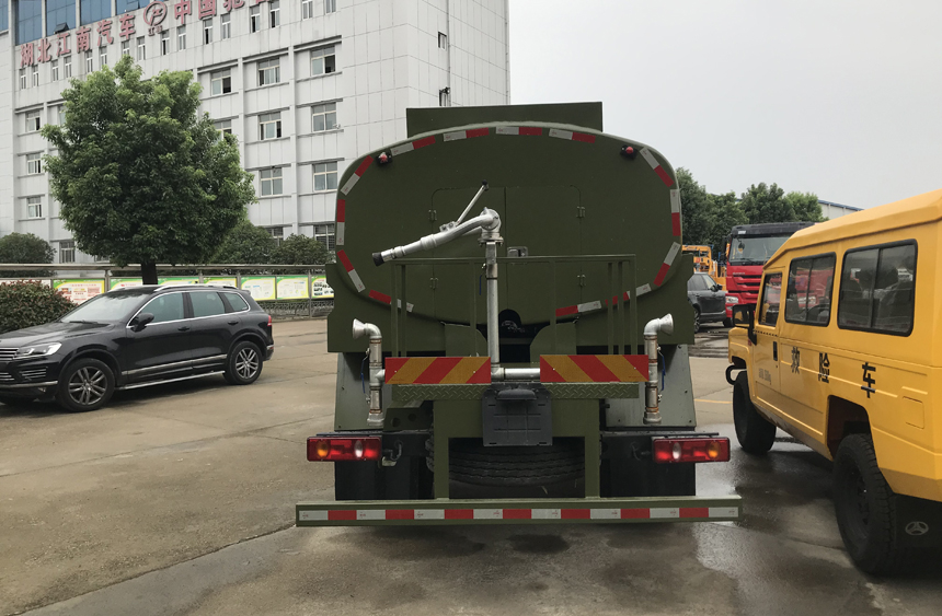 JDF5160GSSDFV6型四驅灑水車